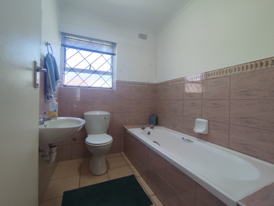To Let 3 Bedroom Property for Rent in Kenwyn Western Cape